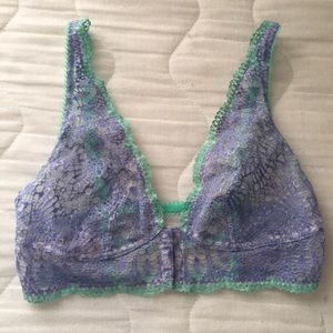VICTORIA’S SECRET Lace Bralette - Size: S/P